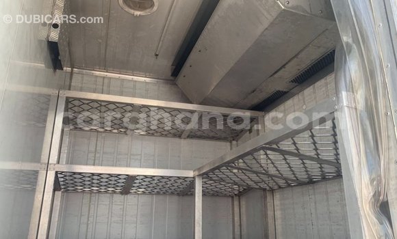 Ra Imported Mitsubishi i funfun Ọkọ̀ in Import - Dubai ni Ashanti Ra Imported Mitsubishi i funfun Ọkọ̀ in Import - Dubai ni Ashanti