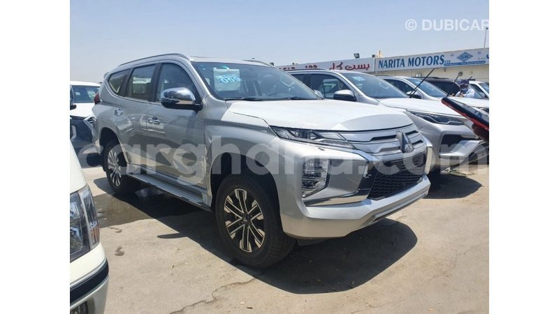 Big with watermark mitsubishi montero ashanti import dubai 45520