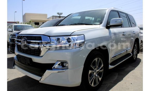 Buy Import Toyota Land Cruiser White Car in Import - Dubai in Ashanti Buy Import Toyota Land Cruiser White Car in Import - Dubai in Ashanti