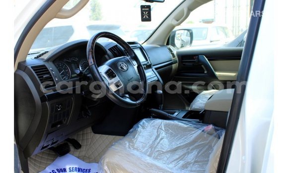 Buy Import Toyota Land Cruiser White Car in Import - Dubai in Ashanti Buy Import Toyota Land Cruiser White Car in Import - Dubai in Ashanti