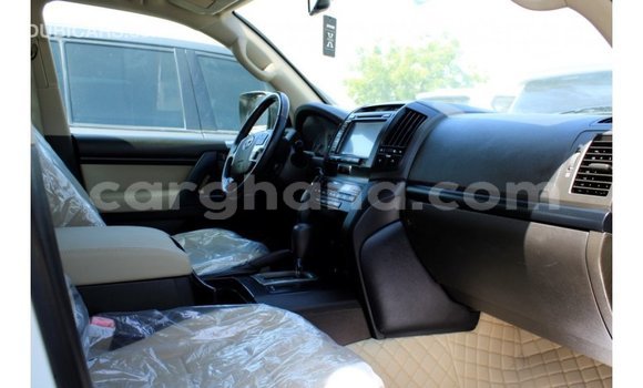 Buy Import Toyota Land Cruiser White Car in Import - Dubai in Ashanti Buy Import Toyota Land Cruiser White Car in Import - Dubai in Ashanti