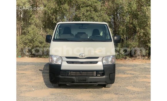 Sayi Imported Toyota Hiace White Mota in Import - Dubai a Ashanti Sayi Imported Toyota Hiace White Mota in Import - Dubai a Ashanti
