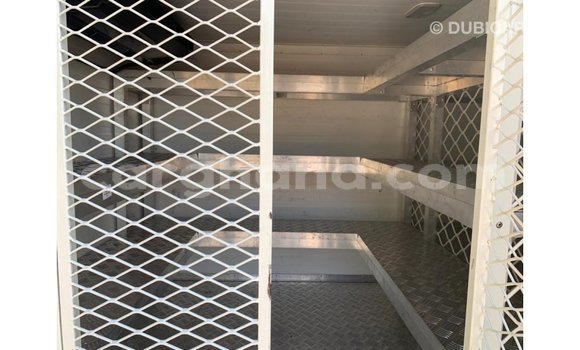 Sayi Imported Toyota Hiace White Mota in Import - Dubai a Ashanti Sayi Imported Toyota Hiace White Mota in Import - Dubai a Ashanti