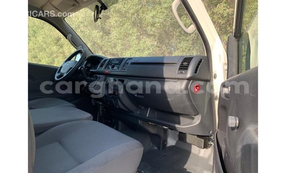 Sayi Imported Toyota Hiace White Mota in Import - Dubai a Ashanti Sayi Imported Toyota Hiace White Mota in Import - Dubai a Ashanti