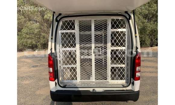 Sayi Imported Toyota Hiace White Mota in Import - Dubai a Ashanti Sayi Imported Toyota Hiace White Mota in Import - Dubai a Ashanti