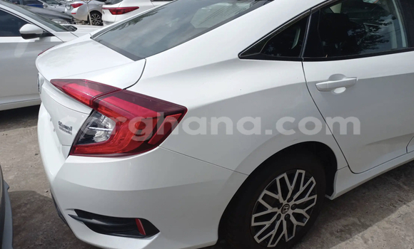 Ra Àlòkù Honda Civic Silver Ọkọ̀ in Accra ni Greater Accra