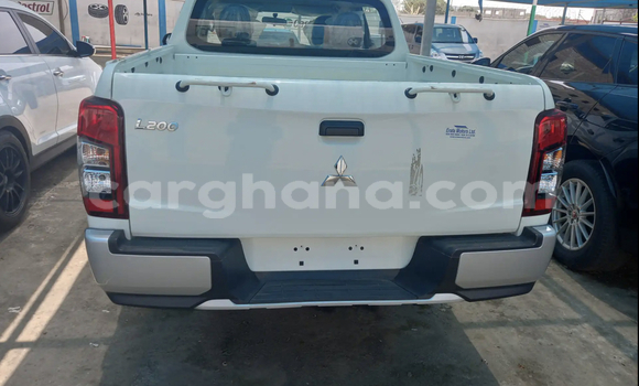 Sayi Na hannu Mitsubishi L200 White Mota in Accra a Greater Accra Sayi Na hannu Mitsubishi L200 White Mota in Accra a Greater Accra