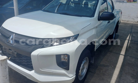 Sayi Na hannu Mitsubishi L200 White Mota in Accra a Greater Accra Sayi Na hannu Mitsubishi L200 White Mota in Accra a Greater Accra