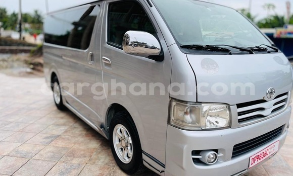 Ra Àlòkù Toyota Hiace Silver Ọkọ̀ in Accra ni Greater Accra