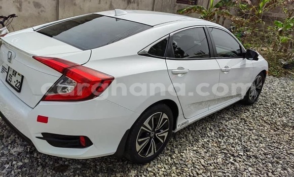 Ra Àlòkù Honda Civic funfun Ọkọ̀ in Accra ni Greater Accra Ra Àlòkù Honda Civic funfun Ọkọ̀ in Accra ni Greater Accra