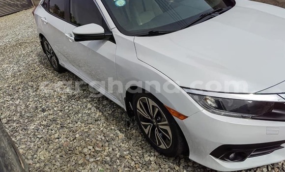 Ra Àlòkù Honda Civic funfun Ọkọ̀ in Accra ni Greater Accra Ra Àlòkù Honda Civic funfun Ọkọ̀ in Accra ni Greater Accra