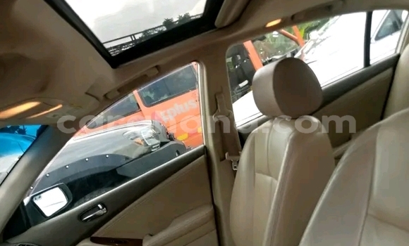 Ra Àlòkù Nissan Altima funfun Ọkọ̀ in Accra ni Greater Accra Ra Àlòkù Nissan Altima funfun Ọkọ̀ in Accra ni Greater Accra