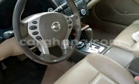 Ra Àlòkù Nissan Altima funfun Ọkọ̀ in Accra ni Greater Accra Ra Àlòkù Nissan Altima funfun Ọkọ̀ in Accra ni Greater Accra