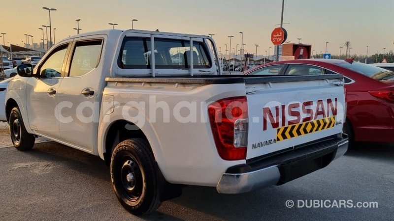 Big with watermark nissan navara ashanti import dubai 45624