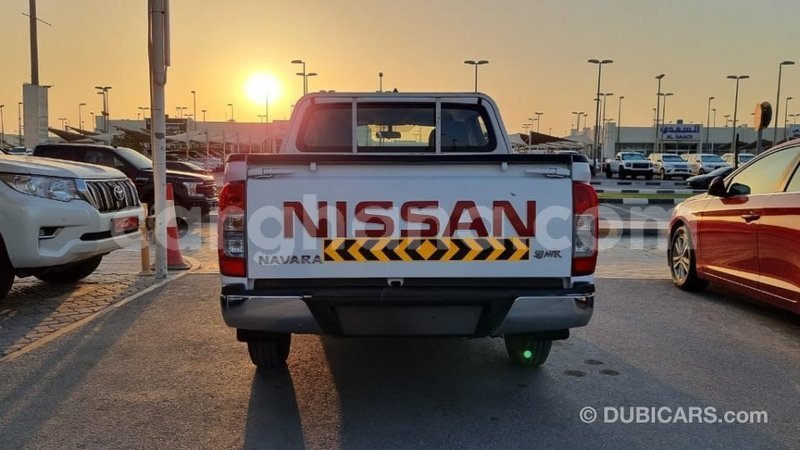 Big with watermark nissan navara ashanti import dubai 45624