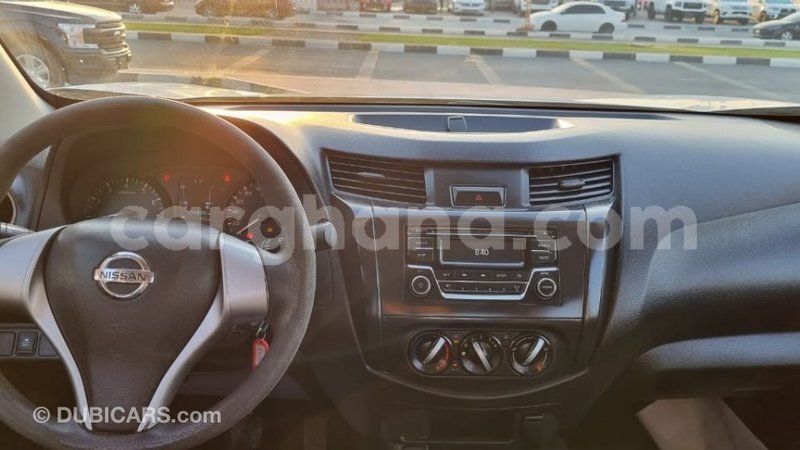 Big with watermark nissan navara ashanti import dubai 45624