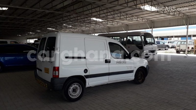 Big with watermark peugeot partner ashanti import dubai 45627