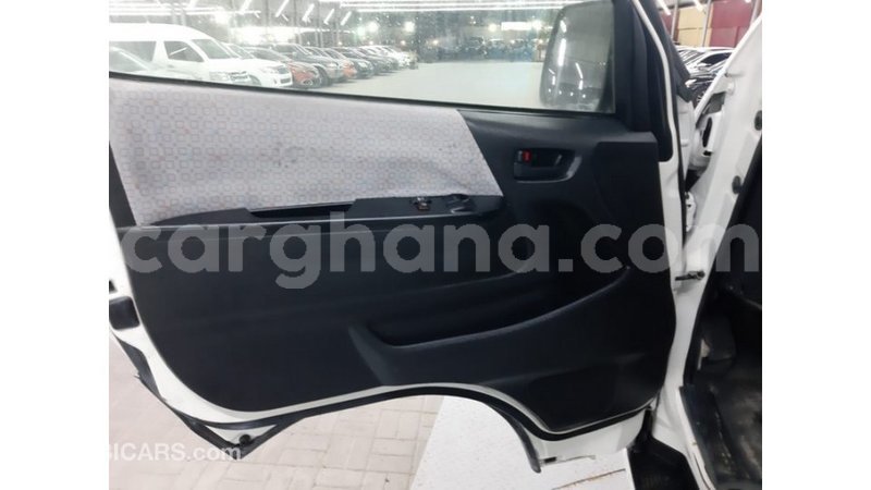 Big with watermark toyota hiace ashanti import dubai 45634