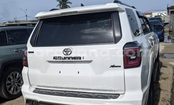 Buy Used Toyota 4Runner White Car in Accra in Greater Accra Buy Used Toyota 4Runner White Car in Accra in Greater Accra