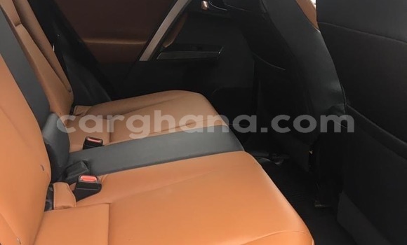 Sayi Na hannu Toyota RAV4 White Mota in Accra a Greater Accra Sayi Na hannu Toyota RAV4 White Mota in Accra a Greater Accra