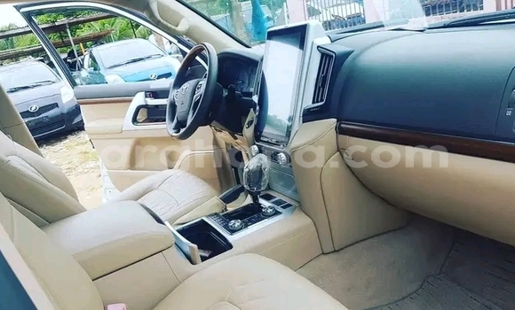 Buy Used Toyota Land Cruiser Prado White Car in Accra in Greater Accra Buy Used Toyota Land Cruiser Prado White Car in Accra in Greater Accra