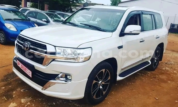 Buy Used Toyota Land Cruiser Prado White Car in Accra in Greater Accra Buy Used Toyota Land Cruiser Prado White Car in Accra in Greater Accra