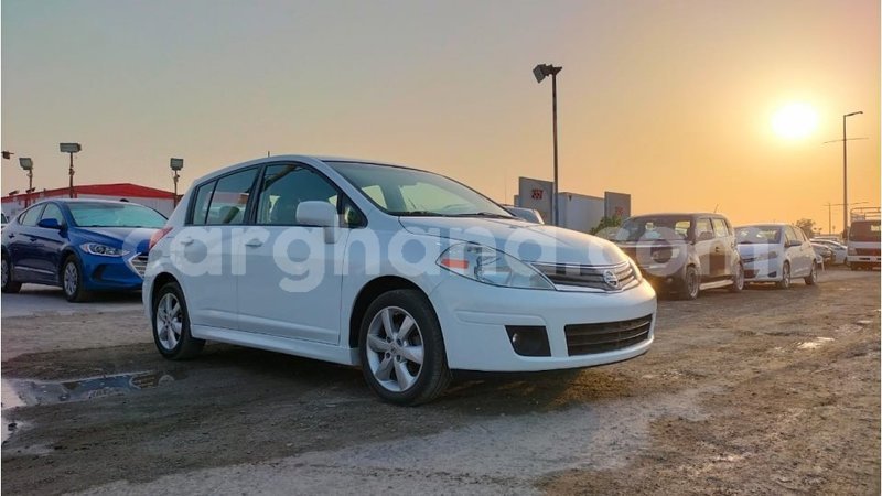 Big with watermark nissan versa ashanti import dubai 45668