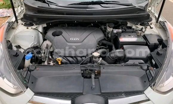 Ra Àlòkù Hyundai Veloster funfun Ọkọ̀ in Accra ni Greater Accra Ra Àlòkù Hyundai Veloster funfun Ọkọ̀ in Accra ni Greater Accra