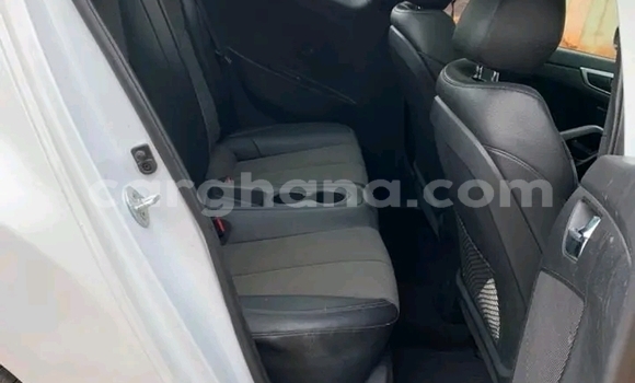 Ra Àlòkù Hyundai Veloster funfun Ọkọ̀ in Accra ni Greater Accra Ra Àlòkù Hyundai Veloster funfun Ọkọ̀ in Accra ni Greater Accra