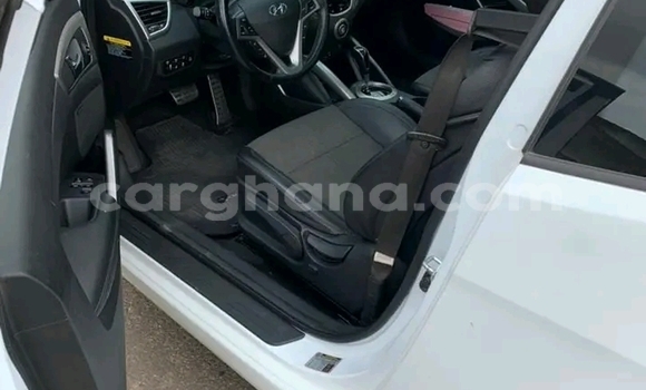 Ra Àlòkù Hyundai Veloster funfun Ọkọ̀ in Accra ni Greater Accra Ra Àlòkù Hyundai Veloster funfun Ọkọ̀ in Accra ni Greater Accra