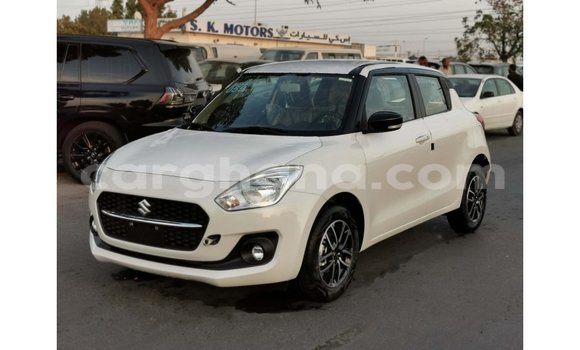 Sayi Imported Suzuki Swift White Mota in Import - Dubai a Ashanti