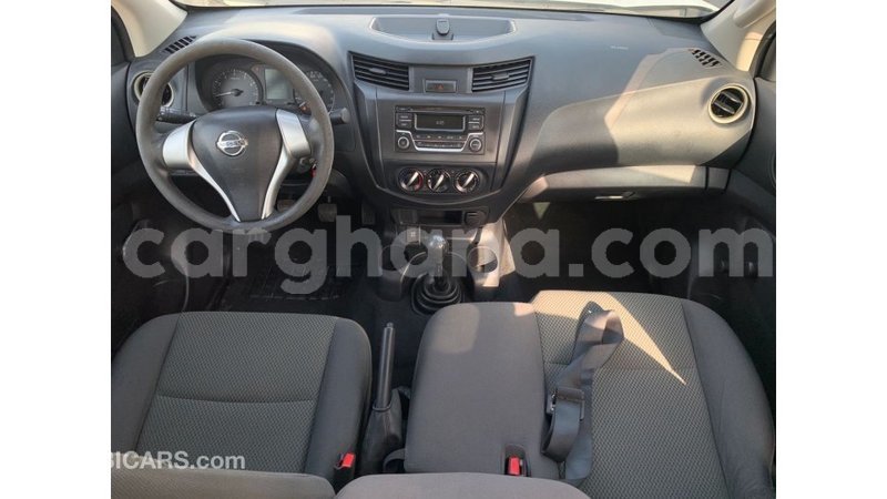 Big with watermark nissan navara ashanti import dubai 45696