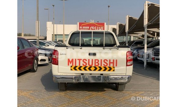 Ra Imported Mitsubishi L200 funfun Ọkọ̀ in Import - Dubai ni Ashanti Ra Imported Mitsubishi L200 funfun Ọkọ̀ in Import - Dubai ni Ashanti