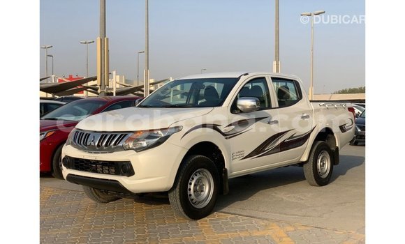 Ra Imported Mitsubishi L200 funfun Ọkọ̀ in Import - Dubai ni Ashanti Ra Imported Mitsubishi L200 funfun Ọkọ̀ in Import - Dubai ni Ashanti