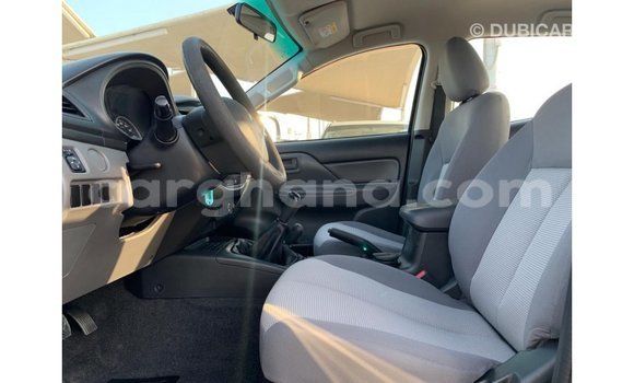 Ra Imported Mitsubishi L200 funfun Ọkọ̀ in Import - Dubai ni Ashanti Ra Imported Mitsubishi L200 funfun Ọkọ̀ in Import - Dubai ni Ashanti