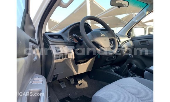 Ra Imported Mitsubishi L200 funfun Ọkọ̀ in Import - Dubai ni Ashanti Ra Imported Mitsubishi L200 funfun Ọkọ̀ in Import - Dubai ni Ashanti