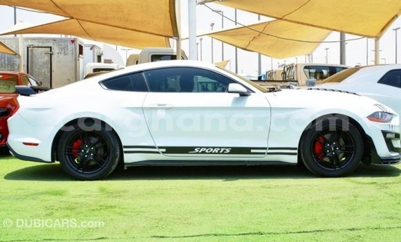 Sayi Imported Ford Mustang White Mota in Import - Dubai a Ashanti Sayi Imported Ford Mustang White Mota in Import - Dubai a Ashanti