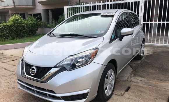 Sayi Na hannu Nissan Versa Azurfa Mota in Accra a Greater Accra