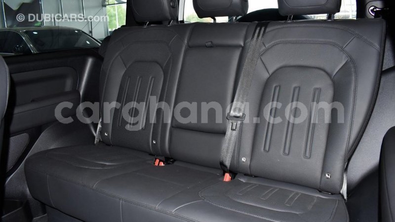 Big with watermark land rover defender ashanti import dubai 45742