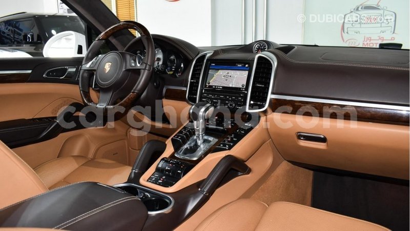 Big with watermark porsche cayenne ashanti import dubai 45743