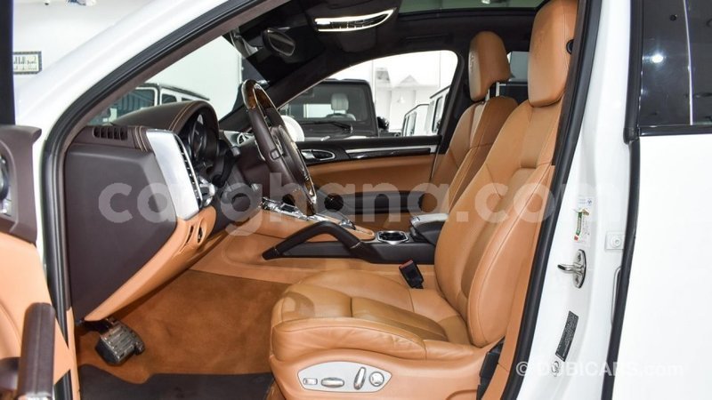 Big with watermark porsche cayenne ashanti import dubai 45743