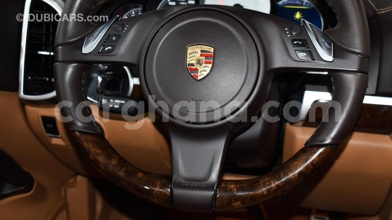 Big with watermark porsche cayenne ashanti import dubai 45743