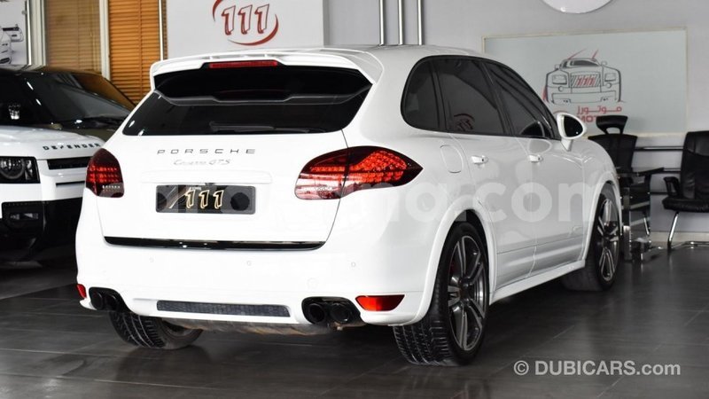 Big with watermark porsche cayenne ashanti import dubai 45743