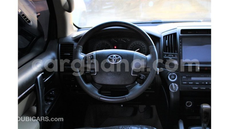 Big with watermark toyota land cruiser ashanti import dubai 45750