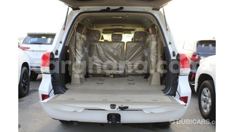 Big with watermark toyota land cruiser ashanti import dubai 45750