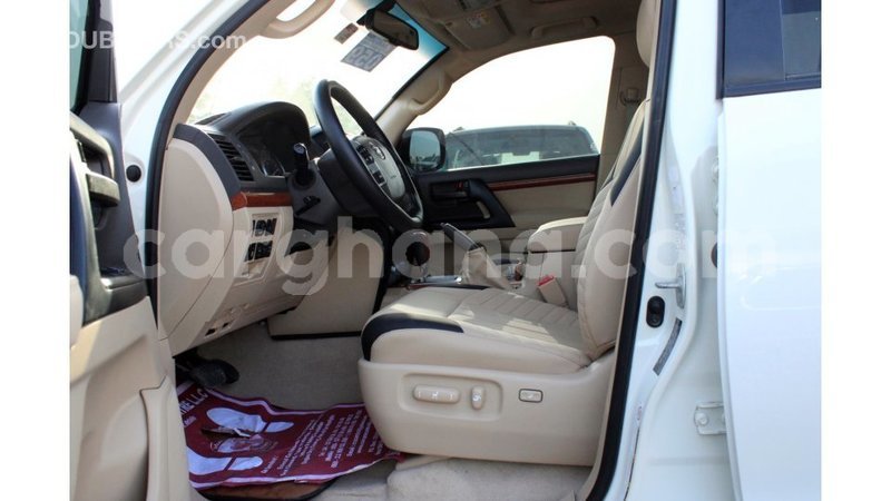 Big with watermark toyota land cruiser ashanti import dubai 45784