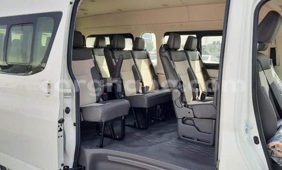 Sayi Na hannu Toyota Hiace White Mota in Accra a Greater Accra Sayi Na hannu Toyota Hiace White Mota in Accra a Greater Accra