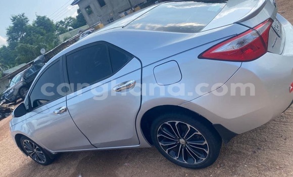 Sayi Na hannu Toyota Corolla Azurfa Mota in Accra a Greater Accra Sayi Na hannu Toyota Corolla Azurfa Mota in Accra a Greater Accra
