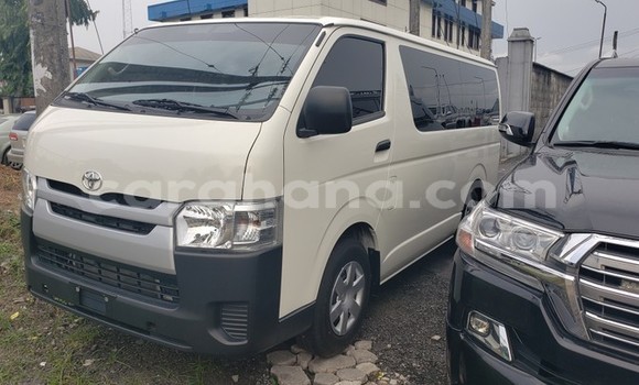 Buy Used Toyota Hiace White Car in Sekondi–Takoradi Metropolitan in Western