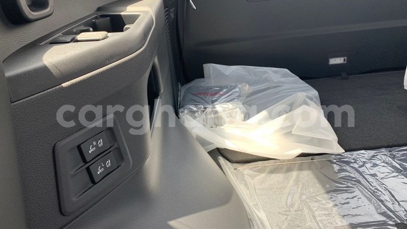 Big with watermark toyota land cruiser ashanti import dubai 45872